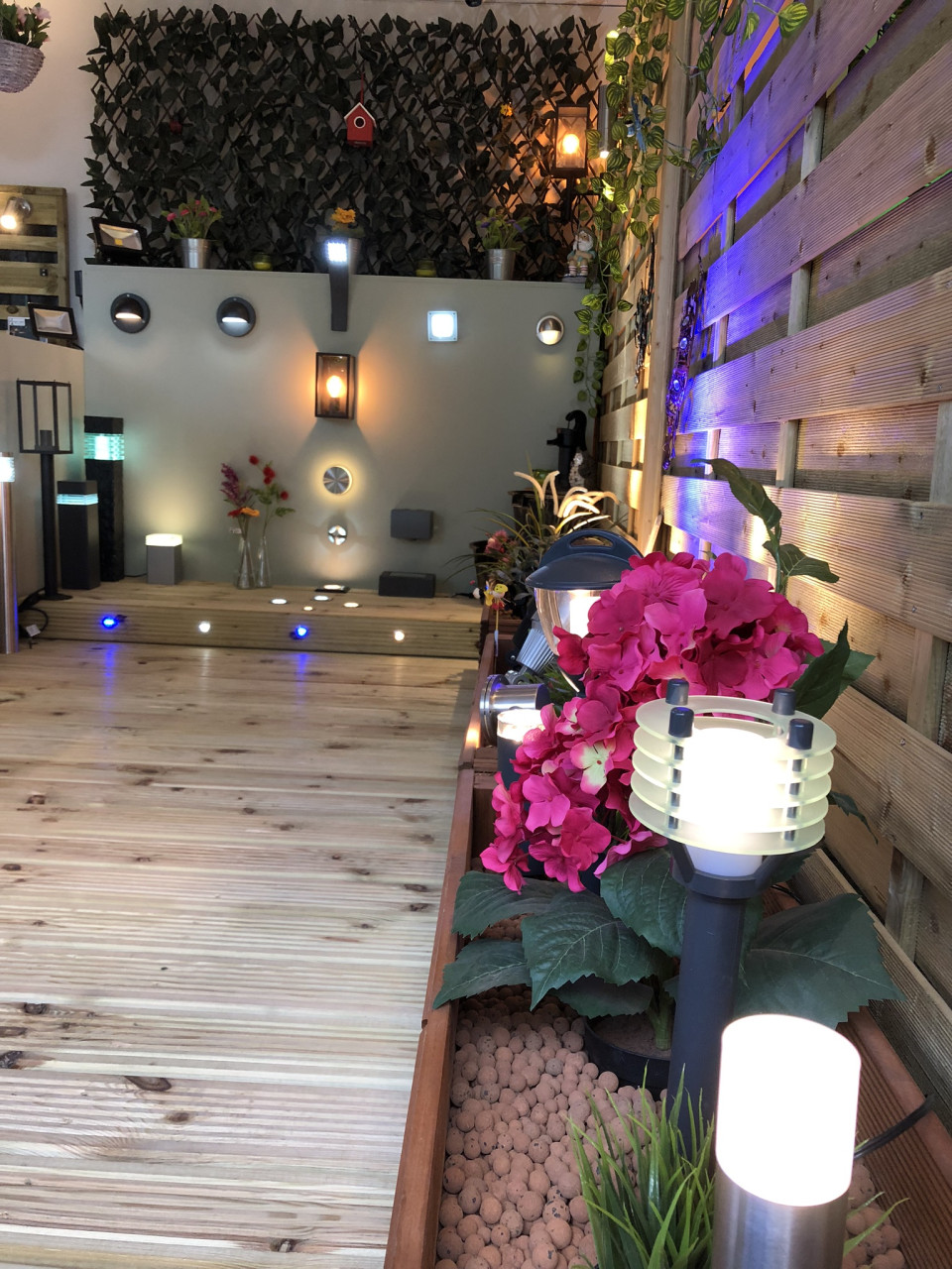 contact 19 garden lighting showroom